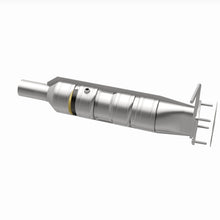 Load image into Gallery viewer, Magnaflow Catalytic Converter Direct Fit MagnaFlow 09-17 Ford F53 V10 6.8L Underbody Direct Fit Catalytic Converter
