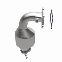 Load image into Gallery viewer, Magnaflow Catalytic Converter Direct Fit Magnaflow 10-11 Chevrolet Equinox 3.0L Direct Fit Converter
