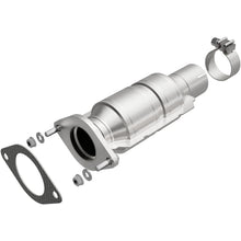 Load image into Gallery viewer, Magnaflow Catalytic Converter Direct Fit Magnaflow 11-12 Chevrolet Malibu 2.4L Direct Fit Converter
