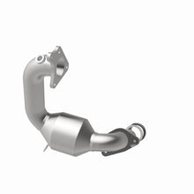 Load image into Gallery viewer, Magnaflow Catalytic Converter Direct Fit Magnaflow 11-13 Nissan Juke 1.6L Direct Fit Converter
