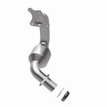 Load image into Gallery viewer, Magnaflow Catalytic Converter Direct Fit Magnaflow 11-13 Nissan Juke 1.6L Direct Fit Converter
