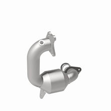 Load image into Gallery viewer, Magnaflow Catalytic Converter Direct Fit Magnaflow 11-13 Nissan Juke 1.6L Direct Fit Converter
