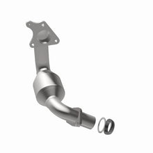 Load image into Gallery viewer, Magnaflow Catalytic Converter Direct Fit Magnaflow 11-13 Nissan Juke 1.6L Direct Fit Converter

