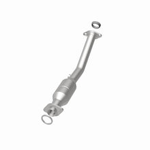 Load image into Gallery viewer, Magnaflow Catalytic Converter Direct Fit Magnaflow 11-13 Nissan Juke 1.6L Direct Fit Converter
