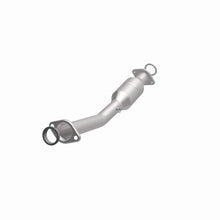 Load image into Gallery viewer, Magnaflow Catalytic Converter Direct Fit Magnaflow 11-13 Nissan Juke 1.6L Direct Fit Converter
