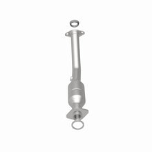 Load image into Gallery viewer, Magnaflow Catalytic Converter Direct Fit Magnaflow 11-13 Nissan Juke 1.6L Direct Fit Converter
