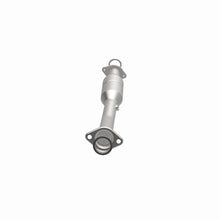 Load image into Gallery viewer, Magnaflow Catalytic Converter Direct Fit Magnaflow 11-13 Nissan Juke 1.6L Direct Fit Converter
