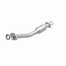 Load image into Gallery viewer, Magnaflow Catalytic Converter Direct Fit Magnaflow 11-13 Nissan Juke 1.6L Direct Fit Converter

