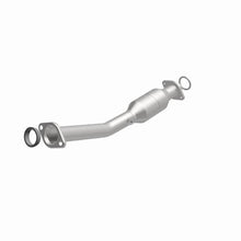 Load image into Gallery viewer, Magnaflow Catalytic Converter Direct Fit Magnaflow 11-13 Nissan Juke 1.6L Direct Fit Converter
