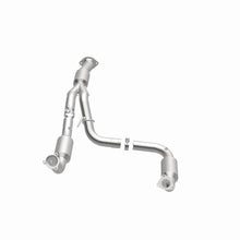 Load image into Gallery viewer, Magnaflow Catalytic Converter Direct Fit Magnaflow 12-17 Chevrolet Express 3500 6.0L Direct Fit Converter
