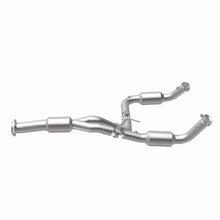 Load image into Gallery viewer, Magnaflow Catalytic Converter Direct Fit Magnaflow 12-17 Chevrolet Express 3500 6.0L Direct Fit Converter
