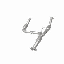 Load image into Gallery viewer, Magnaflow Catalytic Converter Direct Fit Magnaflow 12-17 Chevrolet Express 3500 6.0L Direct Fit Converter
