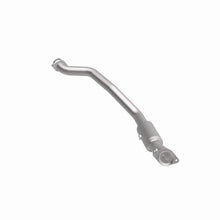 Load image into Gallery viewer, Magnaflow Catalytic Converter Direct Fit Magnaflow 12-17 Dodge Durango / 13-17 Jeep Grand Cherokee Direct Fit CARB Compliant Converter
