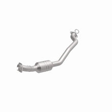 Load image into Gallery viewer, Magnaflow Catalytic Converter Direct Fit Magnaflow 12-17 Dodge Durango / 13-17 Jeep Grand Cherokee Direct Fit CARB Compliant Converter
