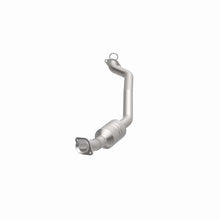 Load image into Gallery viewer, Magnaflow Catalytic Converter Direct Fit Magnaflow 12-17 Dodge Durango / 13-17 Jeep Grand Cherokee Direct Fit CARB Compliant Converter
