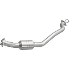 Load image into Gallery viewer, Magnaflow Catalytic Converter Direct Fit Magnaflow 12-17 Dodge Durango / 13-17 Jeep Grand Cherokee Direct Fit CARB Compliant Converter
