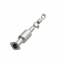 Load image into Gallery viewer, Magnaflow Catalytic Converter Direct Fit Magnaflow 12-17 Hyundai Accent 1.6L Direct Fit Converter
