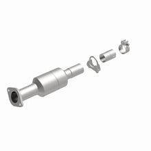 Load image into Gallery viewer, Magnaflow Catalytic Converter Direct Fit Magnaflow 12-17 Hyundai Accent 1.6L Direct Fit Converter
