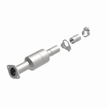 Load image into Gallery viewer, Magnaflow Catalytic Converter Direct Fit Magnaflow 12-17 Hyundai Accent 1.6L Direct Fit Converter
