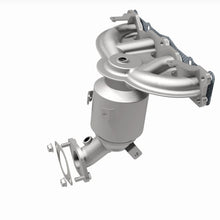 Load image into Gallery viewer, Magnaflow Catalytic Converter Direct Fit Magnaflow 13-17 Hyundai Santa Fe Sport 2.4L Direct Fit Cat Converter

