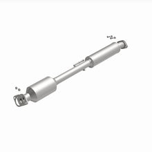 Load image into Gallery viewer, Magnaflow Catalytic Converter Direct Fit Magnaflow 14 Hyundai Sonata 2.4L Direct Fit Cat Converter
