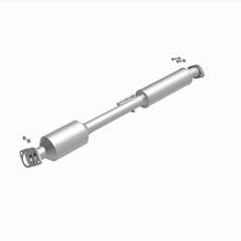 Load image into Gallery viewer, Magnaflow Catalytic Converter Direct Fit Magnaflow 14 Hyundai Sonata 2.4L Direct Fit Cat Converter
