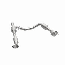 Load image into Gallery viewer, Magnaflow Catalytic Converter Direct Fit Magnaflow 2006 Ford E-250 5.4L Direct Fit Converter
