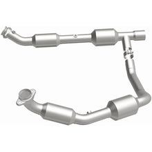 Load image into Gallery viewer, Magnaflow Catalytic Converter Direct Fit Magnaflow 2006 Ford E-250 5.4L Direct Fit Converter
