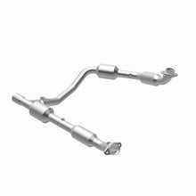Load image into Gallery viewer, Magnaflow Catalytic Converter Direct Fit Magnaflow 2006 Ford E-250 5.4L Direct Fit Converter
