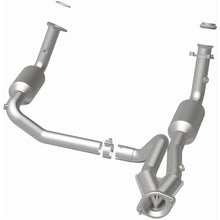 Load image into Gallery viewer, Magnaflow Catalytic Converter Direct Fit Magnaflow 2007 Chevrolet Silverado 1500 Classic 4.8L Direct Fit Converter

