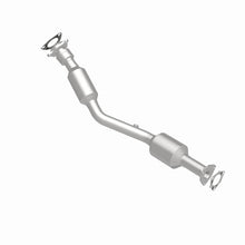 Load image into Gallery viewer, Magnaflow Catalytic Converter Direct Fit Magnaflow 2007 Saturn Vue 2.4L Direct Fit Converter
