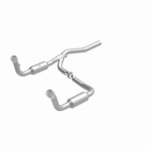 Load image into Gallery viewer, Magnaflow Catalytic Converter Direct Fit Magnaflow 2008 Jeep Liberty 3.7L Direct Fit Converter
