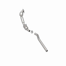Load image into Gallery viewer, Magnaflow Catalytic Converter Direct Fit Magnaflow 2008 Volkswagen Passat 2.0L Direct Fit Converter
