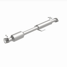 Load image into Gallery viewer, Magnaflow Catalytic Converter Direct Fit Magnaflow 2015 Kia Optima 2.4L Direct Fit Cat Converter (California Grade)
