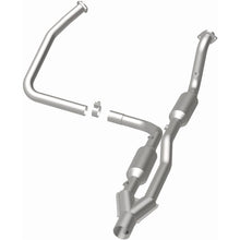 Load image into Gallery viewer, Magnaflow Catalytic Converter Direct Fit Magnaflow California Direct Fit Converter 05-07 Dodge Ram 2500 5.7L
