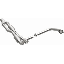 Load image into Gallery viewer, Magnaflow Catalytic Converter Direct Fit Magnaflow California Direct Fit Converter 05-07 Dodge Ram 2500 5.7L
