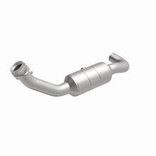 Load image into Gallery viewer, Magnaflow Catalytic Converter Direct Fit Magnaflow California Direct Fit Converter 07-08 Ford F-150 4.6L
