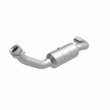 Load image into Gallery viewer, Magnaflow Catalytic Converter Direct Fit Magnaflow California Direct Fit Converter 07-08 Ford F-150 4.6L
