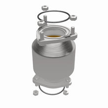 Load image into Gallery viewer, Magnaflow Catalytic Converter Direct Fit MagnaFlow Conv DF California 04-05 Suzuki Forenza L4-2.0LGAS
