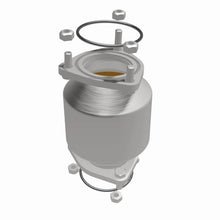 Load image into Gallery viewer, Magnaflow Catalytic Converter Direct Fit MagnaFlow Conv DF California 04-05 Suzuki Forenza L4-2.0LGAS
