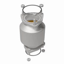 Load image into Gallery viewer, Magnaflow Catalytic Converter Direct Fit MagnaFlow Conv DF California 04-05 Suzuki Forenza L4-2.0LGAS
