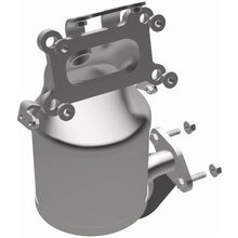Load image into Gallery viewer, Magnaflow Catalytic Converter Direct Fit MagnaFlow DF Conv 2021 Nissan Altima Single Manifold 2.5L
