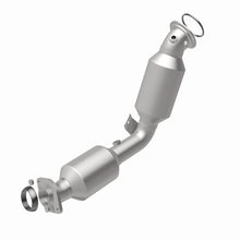 Load image into Gallery viewer, Magnaflow Catalytic Converter Direct Fit MagnaFlow DF Conv 22-24 Tundra 3.4 Right OEM
