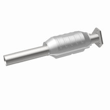 Load image into Gallery viewer, MagnaFlow Exhaust Products Catalytic Converter MagnaFlow Exhaust Products Magnaflow Standard Grade Direct-Fit Catalytic Converter 22917
