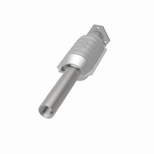 Load image into Gallery viewer, MagnaFlow Exhaust Products Catalytic Converter MagnaFlow Exhaust Products Magnaflow Standard Grade Direct-Fit Catalytic Converter 22917

