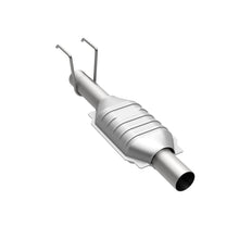 Load image into Gallery viewer, MagnaFlow Exhaust Products Catalytic Converter MagnaFlow Exhaust Products Magnaflow Standard Grade Direct-Fit Catalytic Converter 23292

