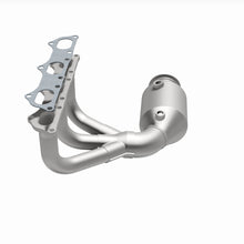 Load image into Gallery viewer, MagnaFlow Exhaust Products Catalytic Converter with Integrated Exhaust Manifold MagnaFlow Exhaust Products Catalytic Converter with Integrated Exhaust Manifold 22-201
