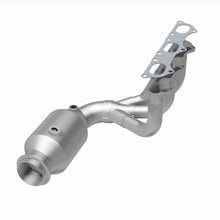 Load image into Gallery viewer, MagnaFlow Exhaust Products Catalytic Converter with Integrated Exhaust Manifold MagnaFlow Exhaust Products Catalytic Converter with Integrated Exhaust Manifold 22-201
