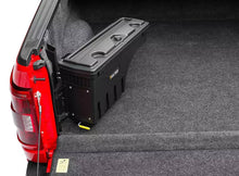 Load image into Gallery viewer, Undercover Uncategorized Undercover UNDERCOVER SWING CASE DRIVER SIDE ; 00-06 SILV/SIERRA 1500 (07 CLASSIC) &amp; HD SC101D
