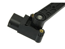 Load image into Gallery viewer, URO Parts DDWC_LR020628 URO Parts Suspension Level Sensor LR020628
